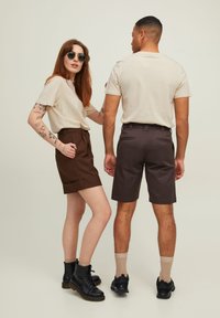 Jack & Jones JJENOA TEE CREW NECK - Pamata T-krekls - moonbeam