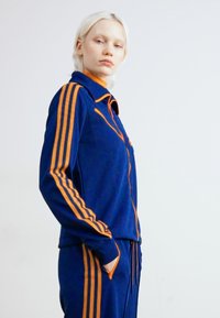adidas Originals MONTREAL  - Camisola com fecho - night indigo