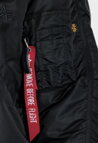 Alpha Industries Bomberjakke - black