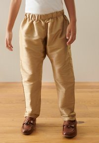 Next - KURTA - REGULAR FIT - Pantaloni - gold Immagine in miniatura 1