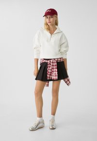 Stradivarius NECK - Sportska majica - white