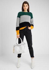 SURI FREY ROMY BASIC - Borsa a mano - ecru