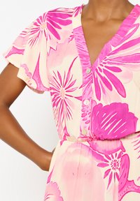 LolaLiza WITH FLOWERS - Robe longue - fuchsia