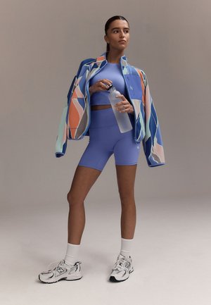 Next, REGULAR FIT - ACTIVE ZIP THROUGH - Flísová bunda - abstract print
