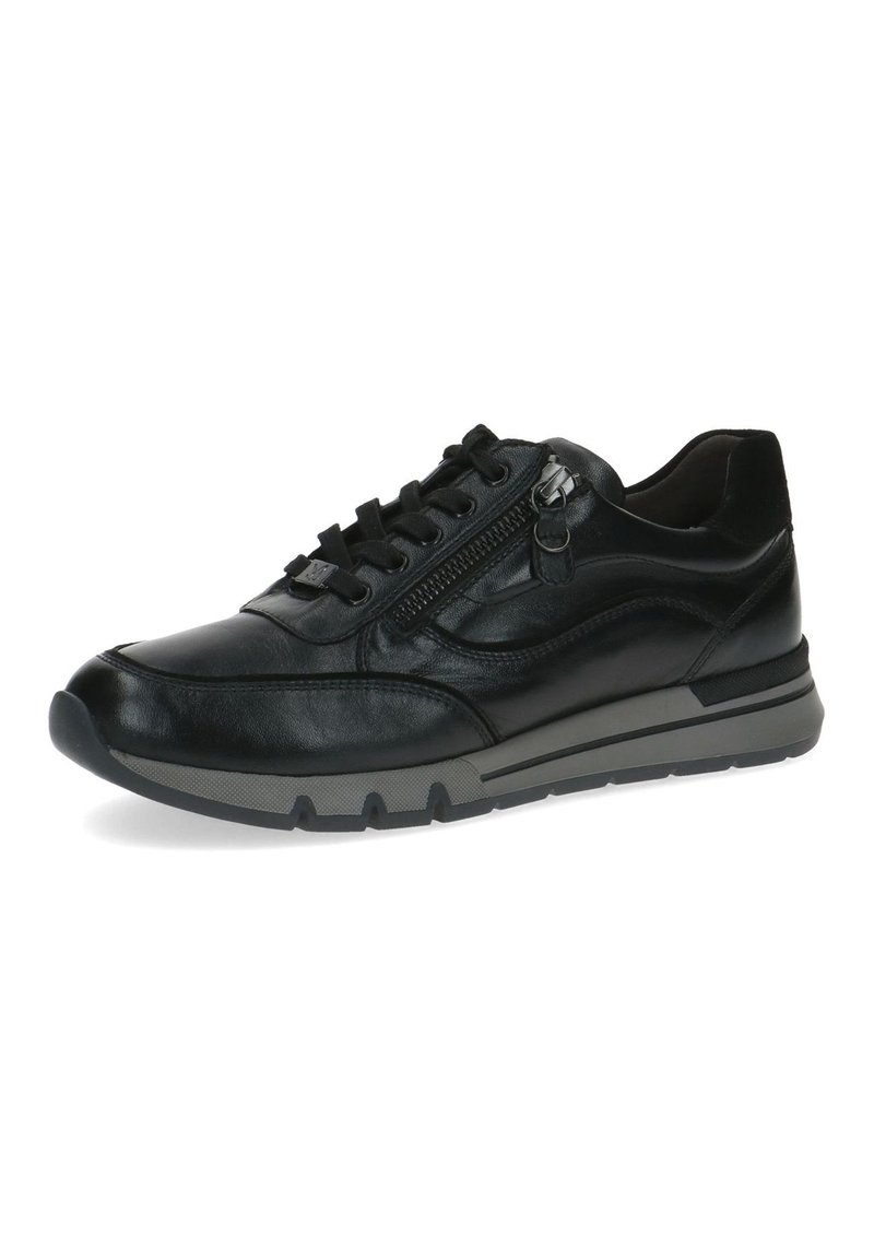 Basket en cuir noire avec une finition texturée, des lacets à l'avant et une fermeture éclair sur le côté. Dotée d'une semelle en caoutchouc grise avec un motif de bande de roulement.