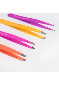 Sett med pinsetter i rosa, oransje, gul og lilla plast. Hver har en metallspiss med varierte former for presisjonsoppgaver.