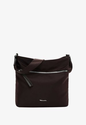 Czarna torba na ramię wykonana z nylonu, z zamykaną na zamek przednią kieszenią i płaskim paskiem. Zawiera subtelny detal z logo.