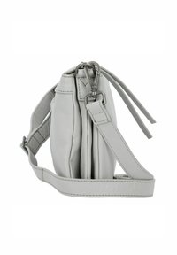 Borsa a tracolla in pelle grigia chiara con tracolla regolabile, due scomparti principali e chiusura con gancio metallico, vista di lato su sfondo bianco.