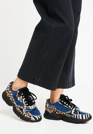 adidas Originals, Baskets basses - off-white