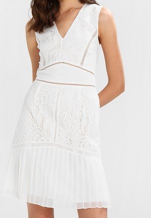 Vardagsklänning - white