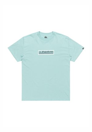Lichtblauwe katoen t-shirt met korte mouwen, met een grafisch logo in blauw en zwart op de voorkant. Eenvoudig ontwerp met ronde hals.