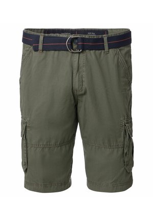 Olivenfarvede cargo shorts lavet af letvægtsstof. Har et navybælte med røde detaljer og flere sidelommer.