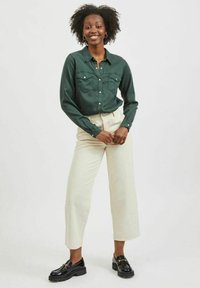 VILA VIBISTA SU-NOOS - Button-down blouse - darkest spruce