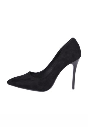Pompa con tacco alto in suede nero, con punta affusolata, tacco a stiletto sottile e superficie liscia. Nessun motivo visibile o dettagli di hardware.