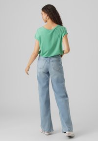 Vero Moda VMAVA PLAIN - T-paita - jade cream