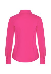 Figurbetontes Langarmhemd in lebhaftem Pink, mit strukturiertem Kragen, Rückenziernähten und geknöpften Manschetten sowie maßgeschneidertem Saum.