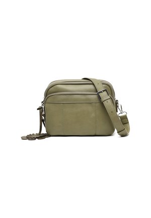 Borsa a tracolla in pelle verde oliva con due scomparti con zip, tracolla regolabile e ciondoli in pelle a forma di fiore decorativi.