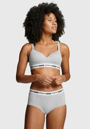Grauer BH und hochtaillierte Slips aus weichem Material. Der BH hat verstellbare Träger und ein breites Elastikband mit Logo. Einfaches Design.