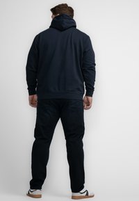 Petrol Industries - Bluza z kapturem