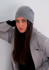 FRAAS - SIGNATURE BEANIE - Megzta kepurė - grey Miniatiūros vaizdas 1