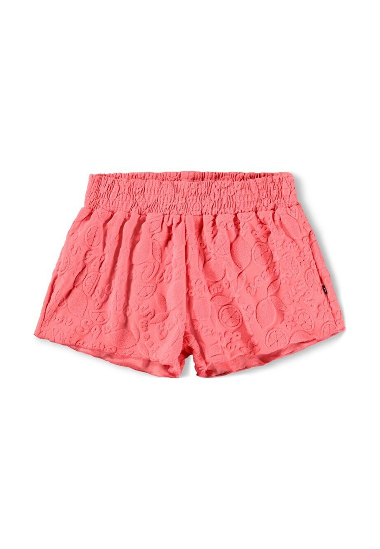 Korallfärgade shorts med texturerade mönster, elastisk midja och sidofickor; har abstrakta mönster präglade på tyget.