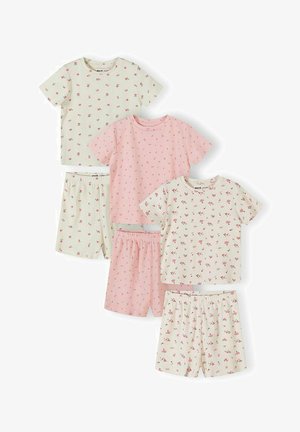 Trois ensembles de hauts à manches courtes pour enfants avec imprimé floral et shorts assortis à taille élastique en rose et crème.