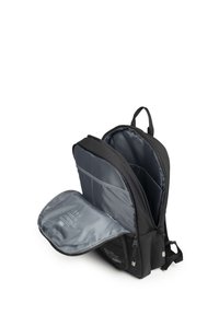 Sac à dos en tissu noir avec un intérieur gris. Comprend deux compartiments et une poche frontale zippée pour l'organisation. Texture lisse et fermetures éclair robustes.