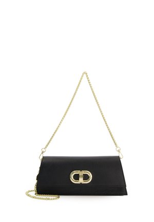 Schwarze Leder-Clutch mit einem goldenen Kettenriemen, ausgestattet mit einem markanten ovalen Verschluss und einer strukturierten Oberfläche, kompakte rechteckige Form.