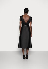 Swing Robe de soirée - black