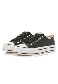 Skate Loafer Shoes in Black| UK