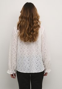 Cultue Brita Cropped Pants - Spring Gardenia