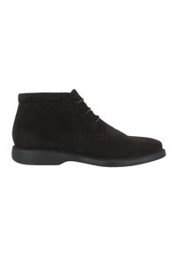 Botas de ante marrón oscuro hasta el tobillo, con punta redondeada, que presentan un diseño sencillo de cordones y una suela flexible de goma negra.