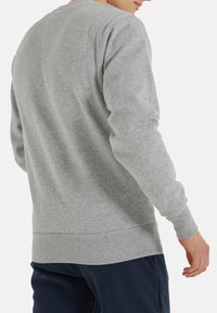 Grau Sweatshirt mit strukturierter Oberfläche, gerippten Bündchen und Saum, Rundhalsausschnitt und lässigem Schnitt, von hinten betrachtet.