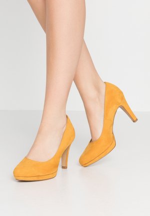 Escarpins à talons hauts - yellow