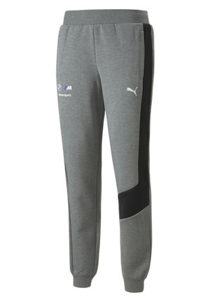 Graue Puma-Sweathosen mit schwarzen Seitenpaneelen, gerippten Bündchen, BMW Motorsport-Logo auf dem linken Oberschenkel und Puma-Logo auf dem rechten Oberschenkel.