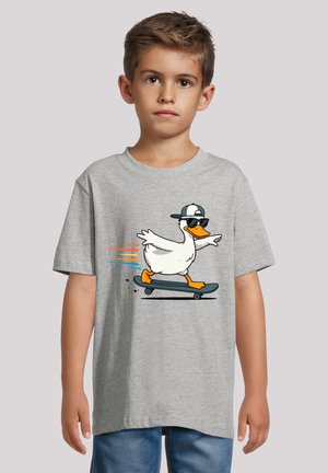 Gray cotton t-shirt featuring a cartoon duck riding a skateboard, wearing sunglasses and a cap. The design includes colorful motion lines.