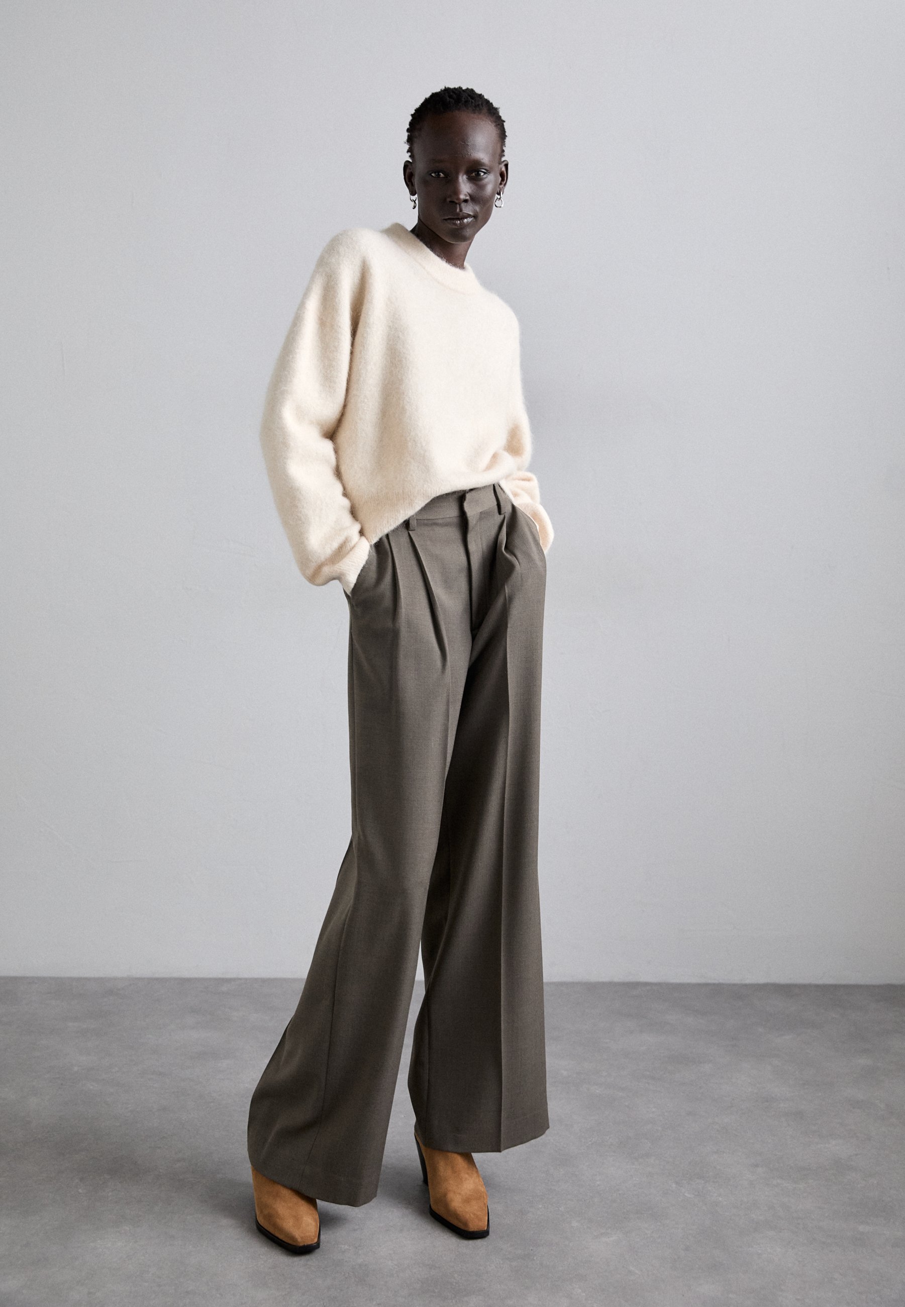 【関税込み】Filippa K ベージュ バギージーンズ ヒゲウォッシュパギージーンズ | ファッション通販サイト NUGU