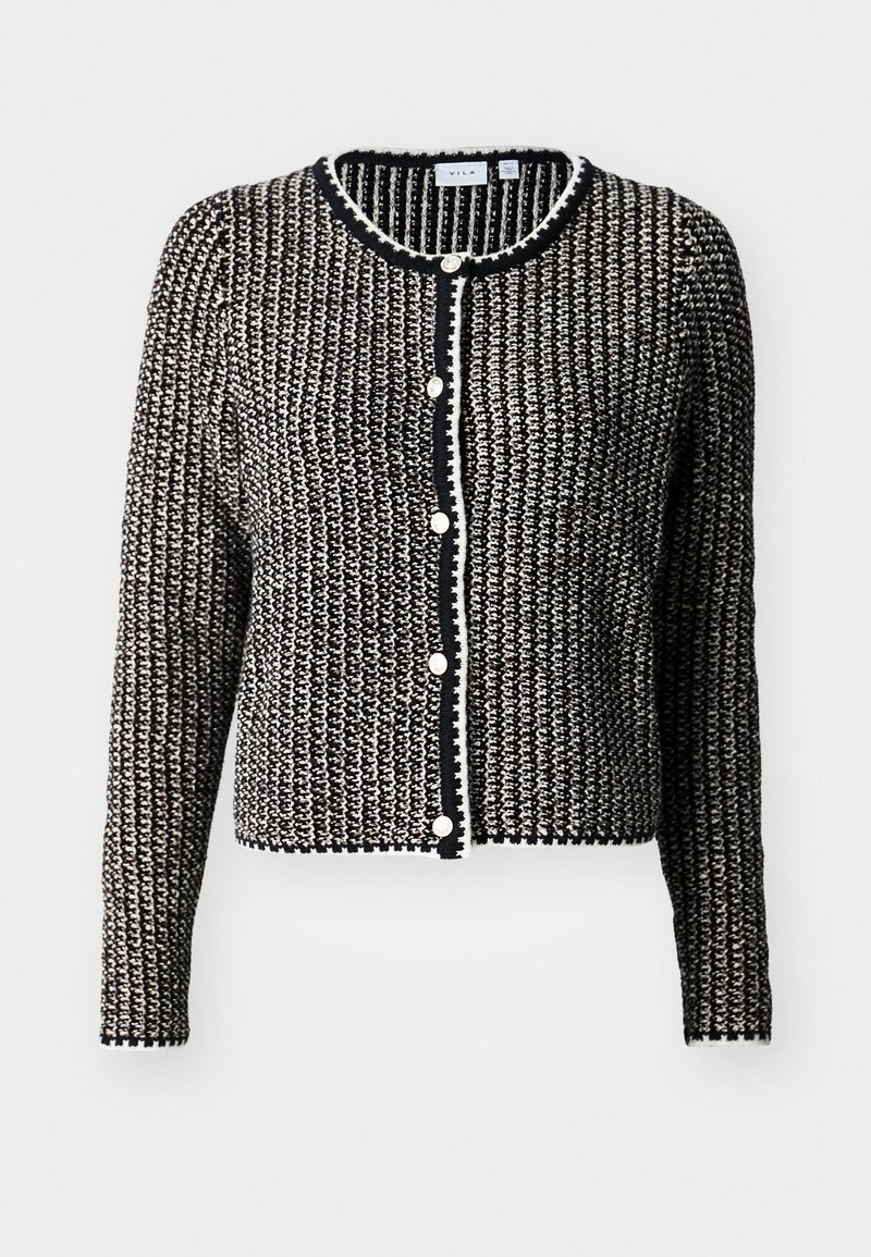 Strickjacke mit einem schwarz-weißen Muster, runder Halslinie, Knopfverschluss und dekorativem Besatz entlang der Kanten.