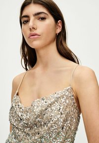 Next SEQUIN CAMI REGULAR FIT - Cocktailklänning - ombre mink brown