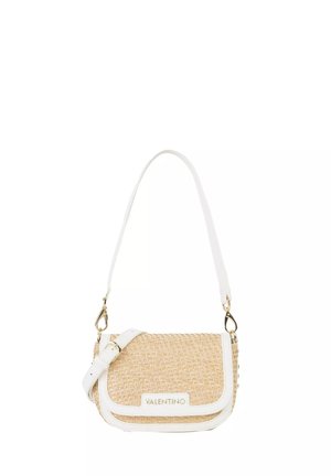 Borsa a tracolla beige intrecciata con rifiniture in pelle bianca, tracolla regolabile, componenti hardware in tonalità oro e targhetta con logo "Valentino" sulla patta anteriore.