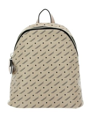 Sac à dos beige avec fermeture éclair noire, texte répété "SEIDENFELT MANUFAKTUR" et petit motif carré sur toute la surface.
