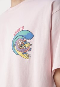 Levi's® VINTAGE FIT GRAPHIC - T-shirts print - pink