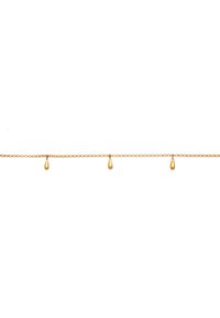 Guldkædearmbåndet har tre dråbeformede vedhæng, der fremhæver et delikat design med en poleret, skinnende overflade.