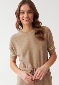TATUUM PAM - Pulóverruha - beige