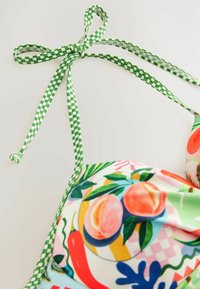 PLUNGE STANDARD - Bikinitop - bright fruit tropical print