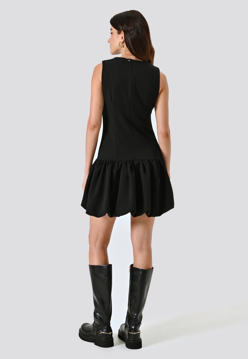 Rinascimento Vestito casual black/nero