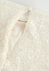 Thumbnail Image 6
