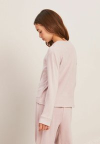 Lipsy COSY KNOT FRONT - REGULAR FIT SET - Pyžamová súprava - light pink