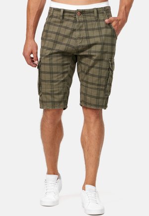 Shorts cargo vert olive, dotés d'un motif à carreaux, avec une taille à bouton et des poches sur les côtés. Confectionnés en tissu léger avec une coupe décontractée.