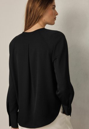 Next, REGULAR FIT - LONG SLEEVE V-NECK OVERHEAD BLOUSE . - Blouse - black